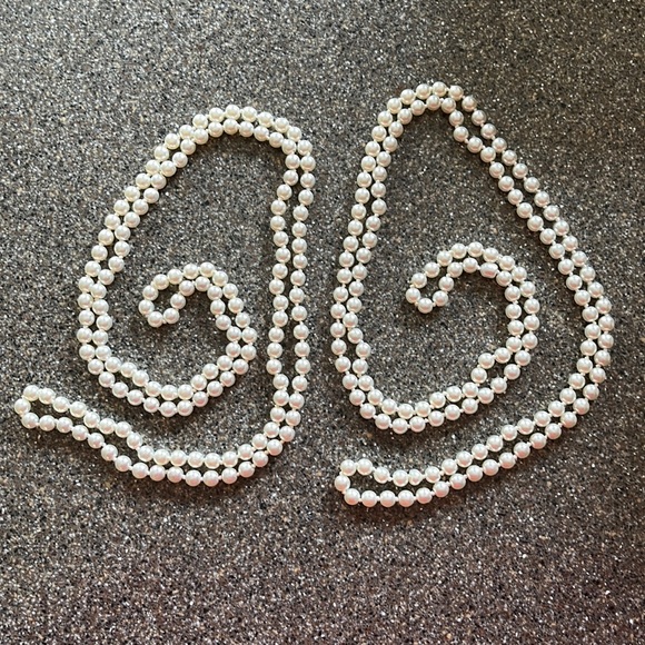 Jewelry - Pearl (faux) Necklaces, in excellent condition.